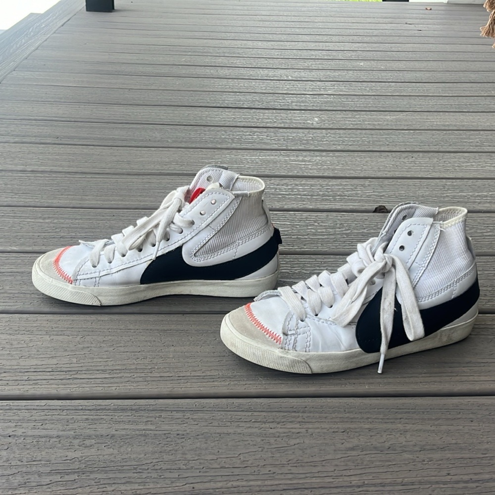 Nike US men’s 9 high top blazer    Good condition